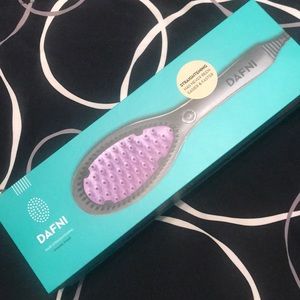 Dafni hair brush straightener
